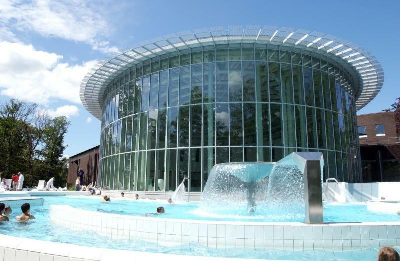 Aux Pieds Des Thermes Σπα Εξωτερικό φωτογραφία